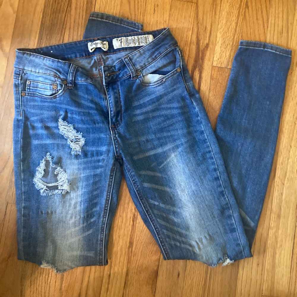 Distressed skinny jeans from indigo rein